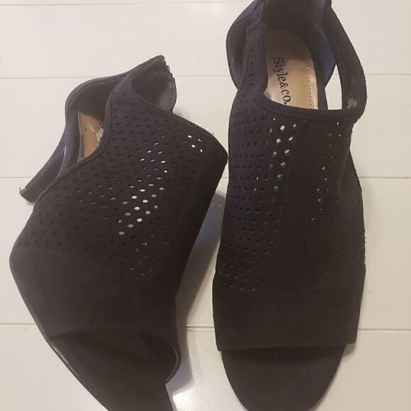 Style and Company Black Zip Heels - Picture 2 of 7